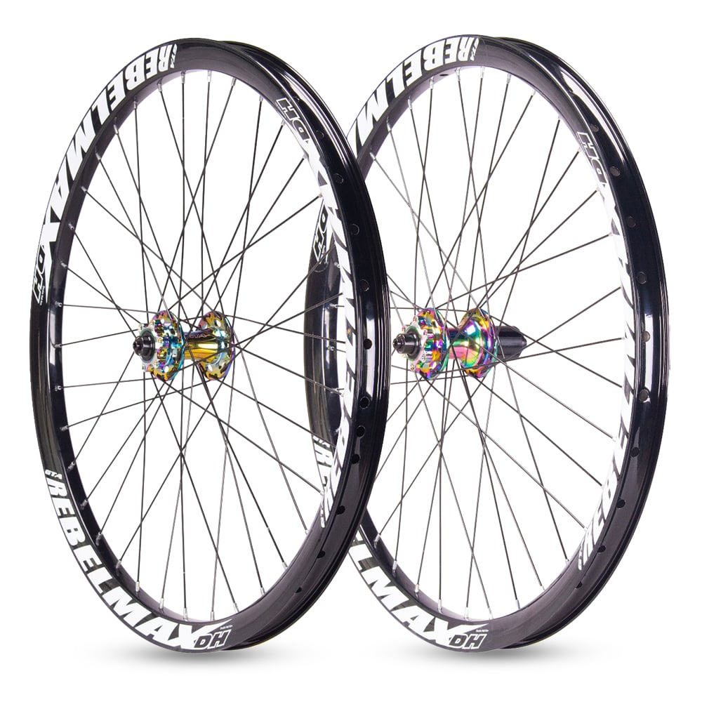 Roda montada (par) aro 26 gta rebelmax preto com cubo barulhento camaleão freeride freio a disco