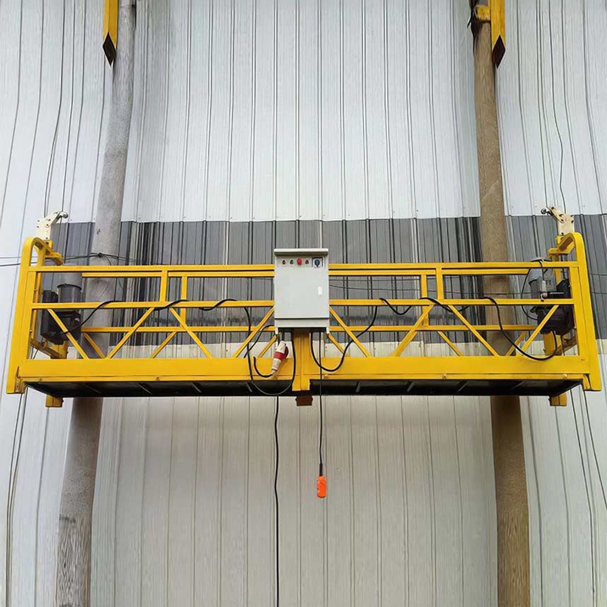 Andaime Elétrico 500kg com 8m de Elevação e Controle Remoto