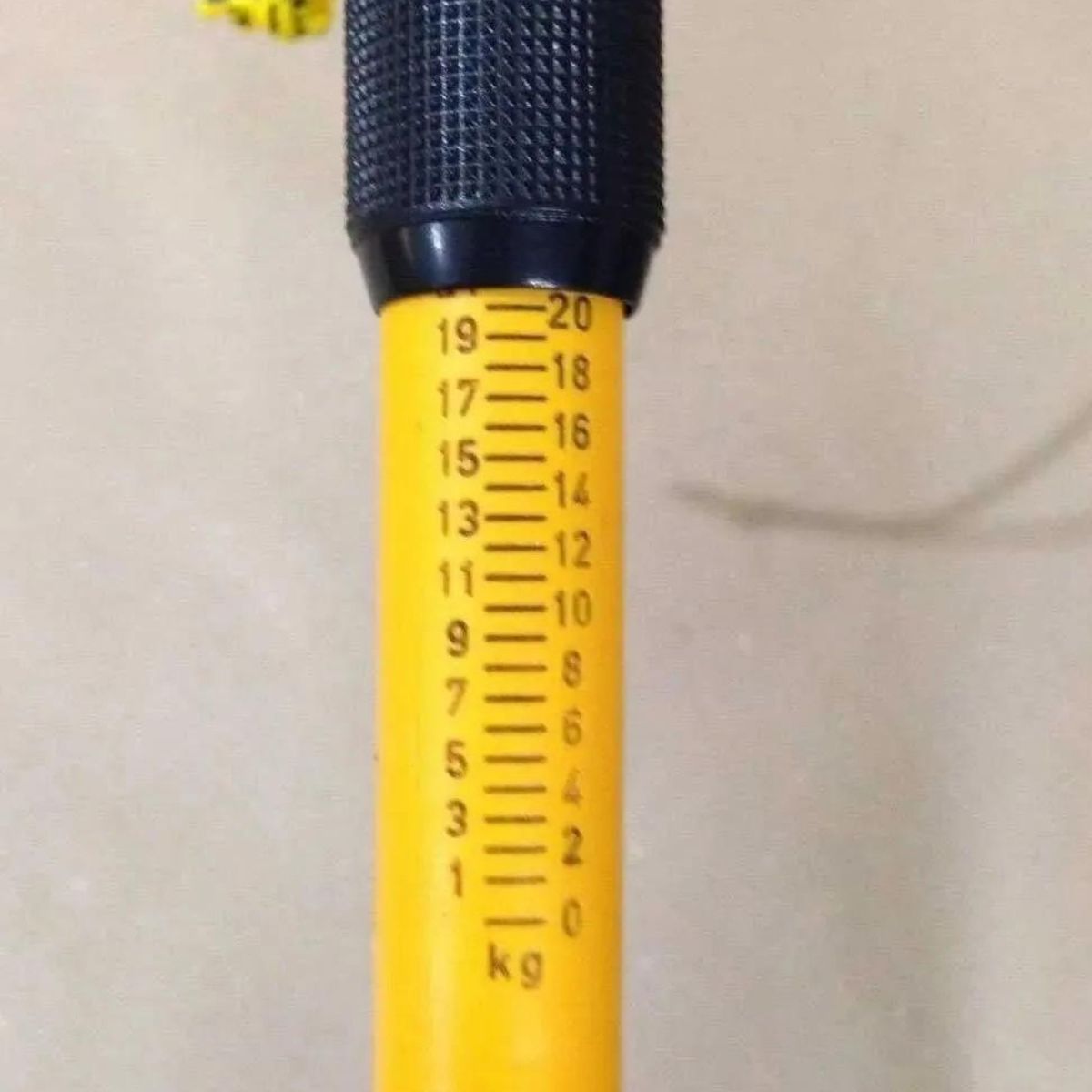 Alicate Garra 21 Kg Com Balança e Cabo Antiderrapante