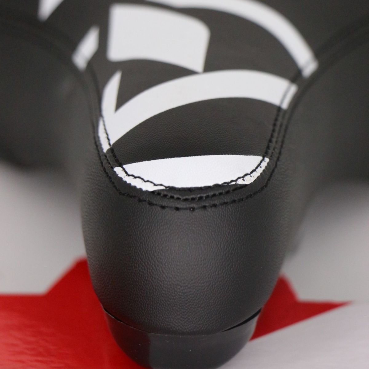 Selim Absolute Brutus PT/BR 218x147mm – Resistência e Estilo