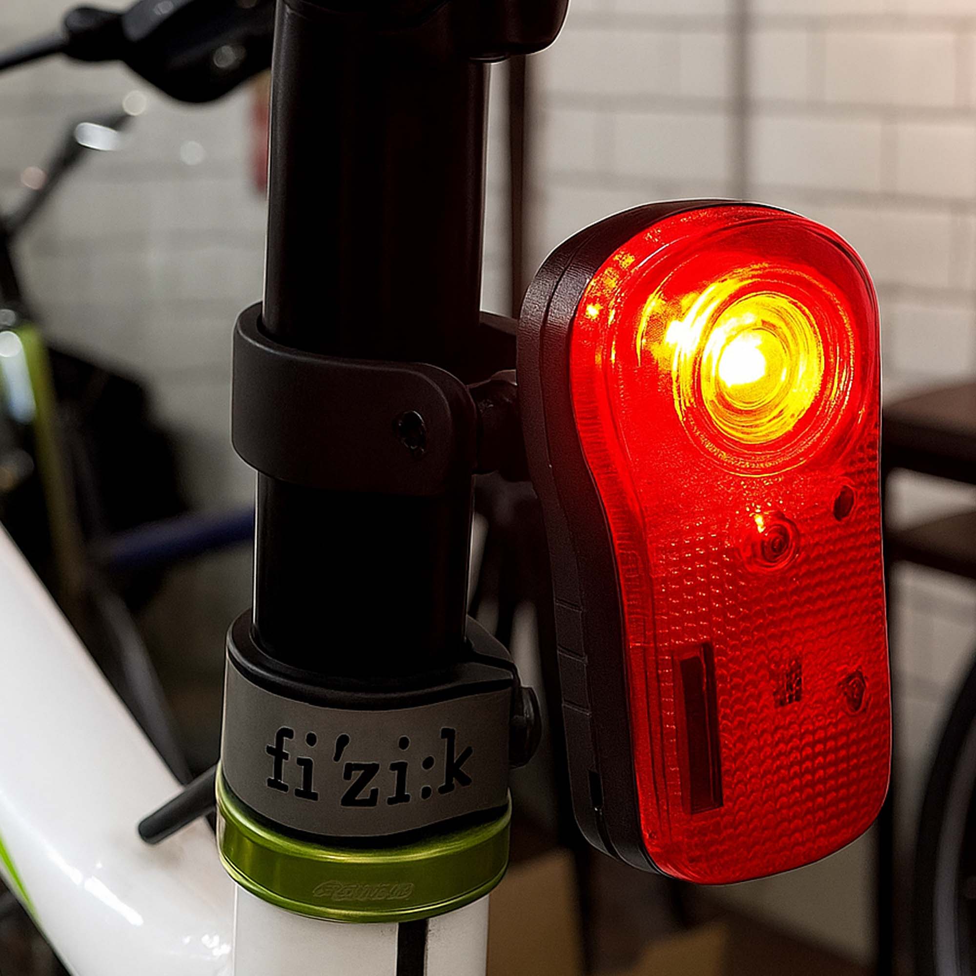 Sinalizador Bike Led Traseiro Absolute Pisca Alerta 3 Led Jy