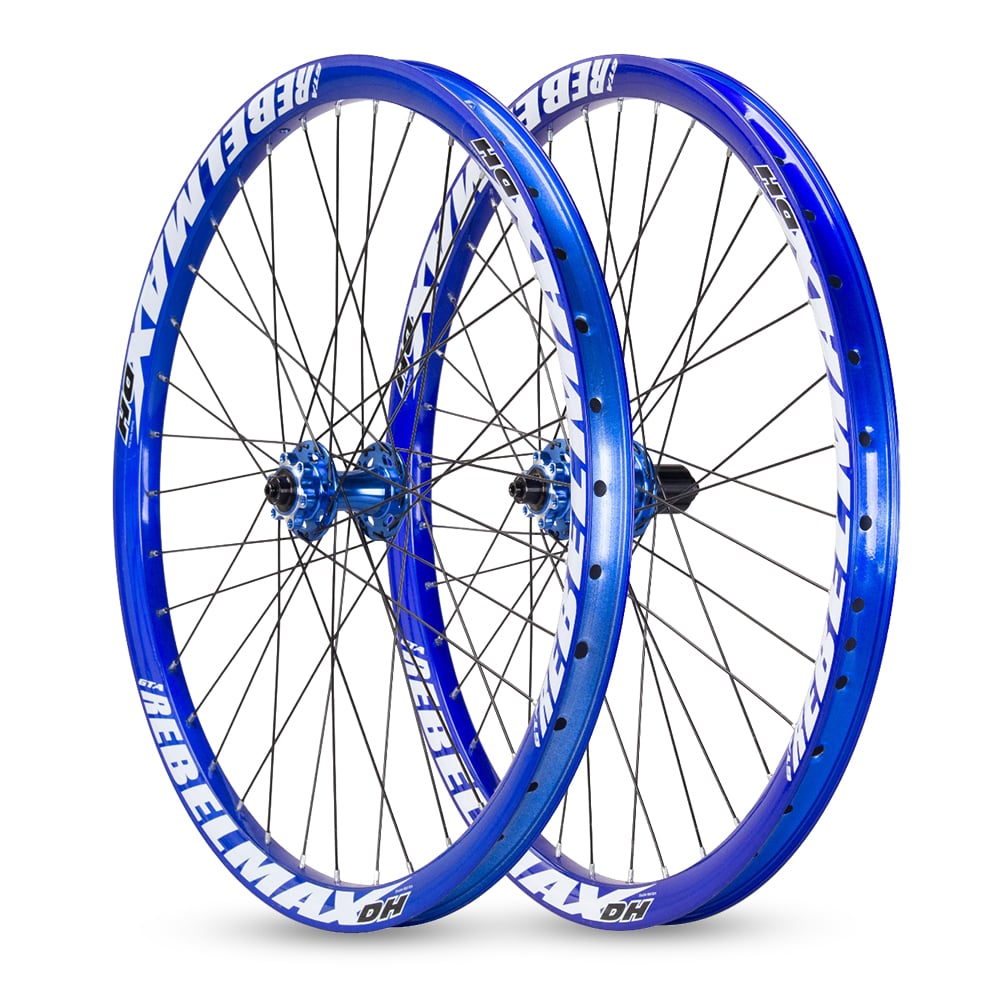 Roda montada (par) aro 26 gta rebelmax azul com cubo barulhento azul freeride freio a disco