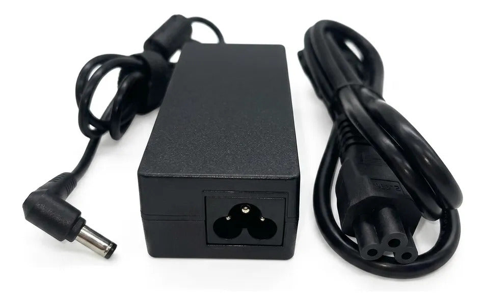 Fonte para Notebook Compatível com Toshiba 19V 3,42A 65W Plug 5.5 x 2.5 Bivolt Knup KP-TA65A