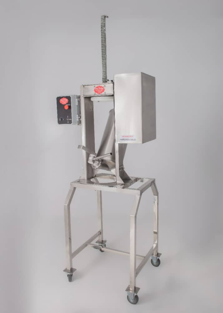 Ensacadeira Elétrica de Linguiça 30 kg Inox 304 com Pedestal e Rodízio Galvanizado - Inox Design