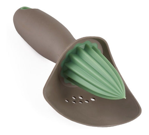 Espremedor De Frutas Manual Silicone Plasvale Marrom/verde